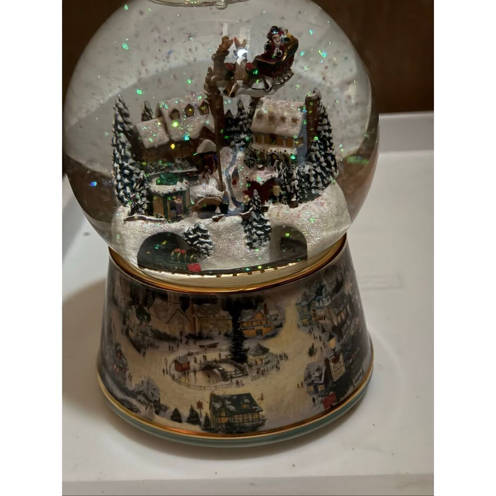 Antiques Thomas Kinkade Musical Snow Globe Here Comes Santa Claus